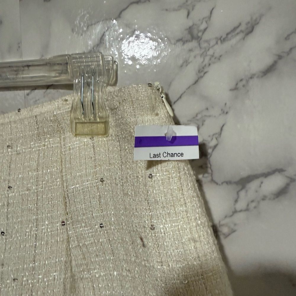 NEW Lush Pearl Hem Tweed Shorts Elegant Cream Women's Shorts Size M - Picture 5 of 10
